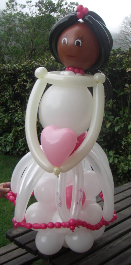Photo d'une Mariée en ballons sculptés